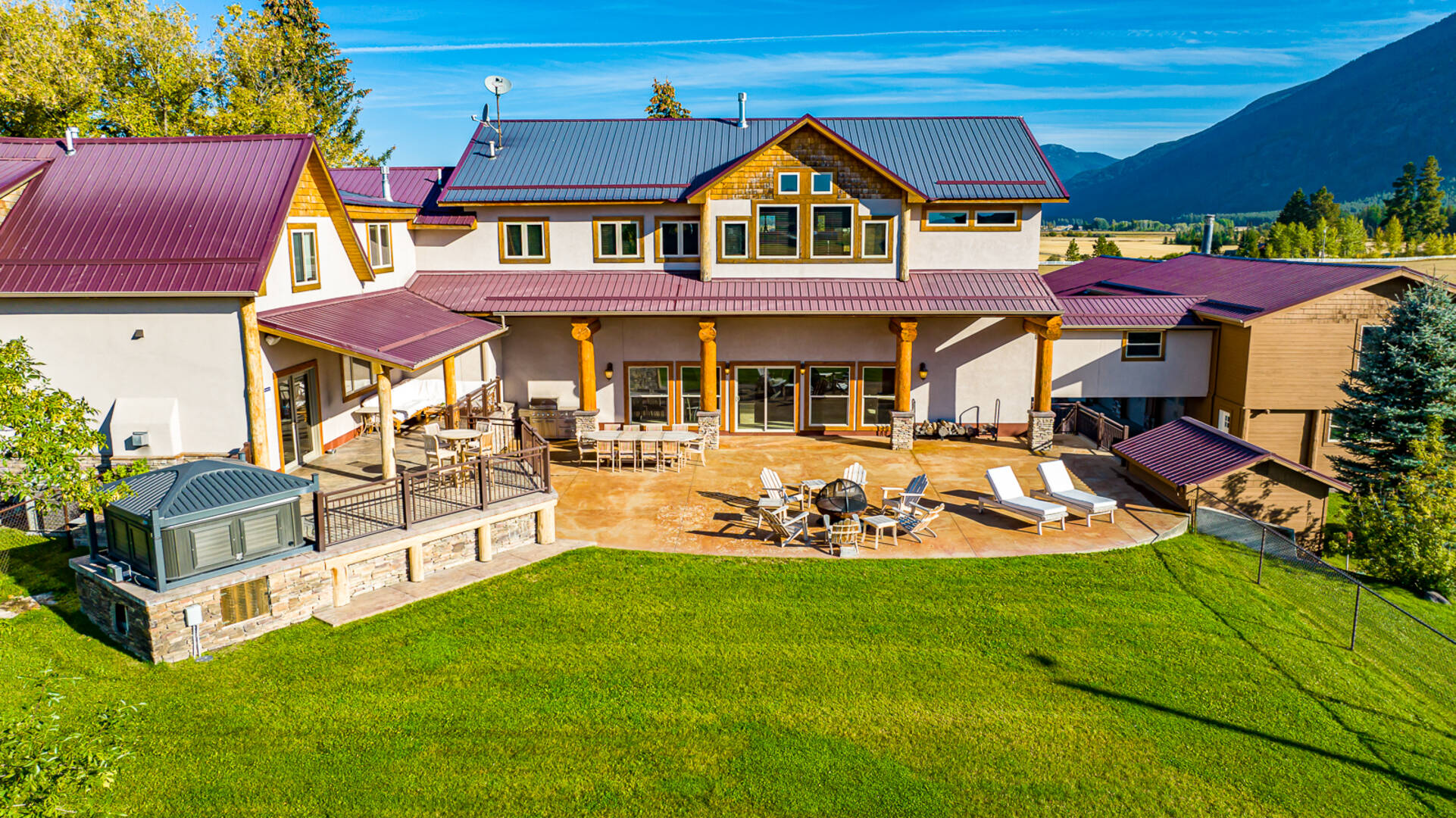 1335 Mooring Rd Columbia Falls, MT 59912