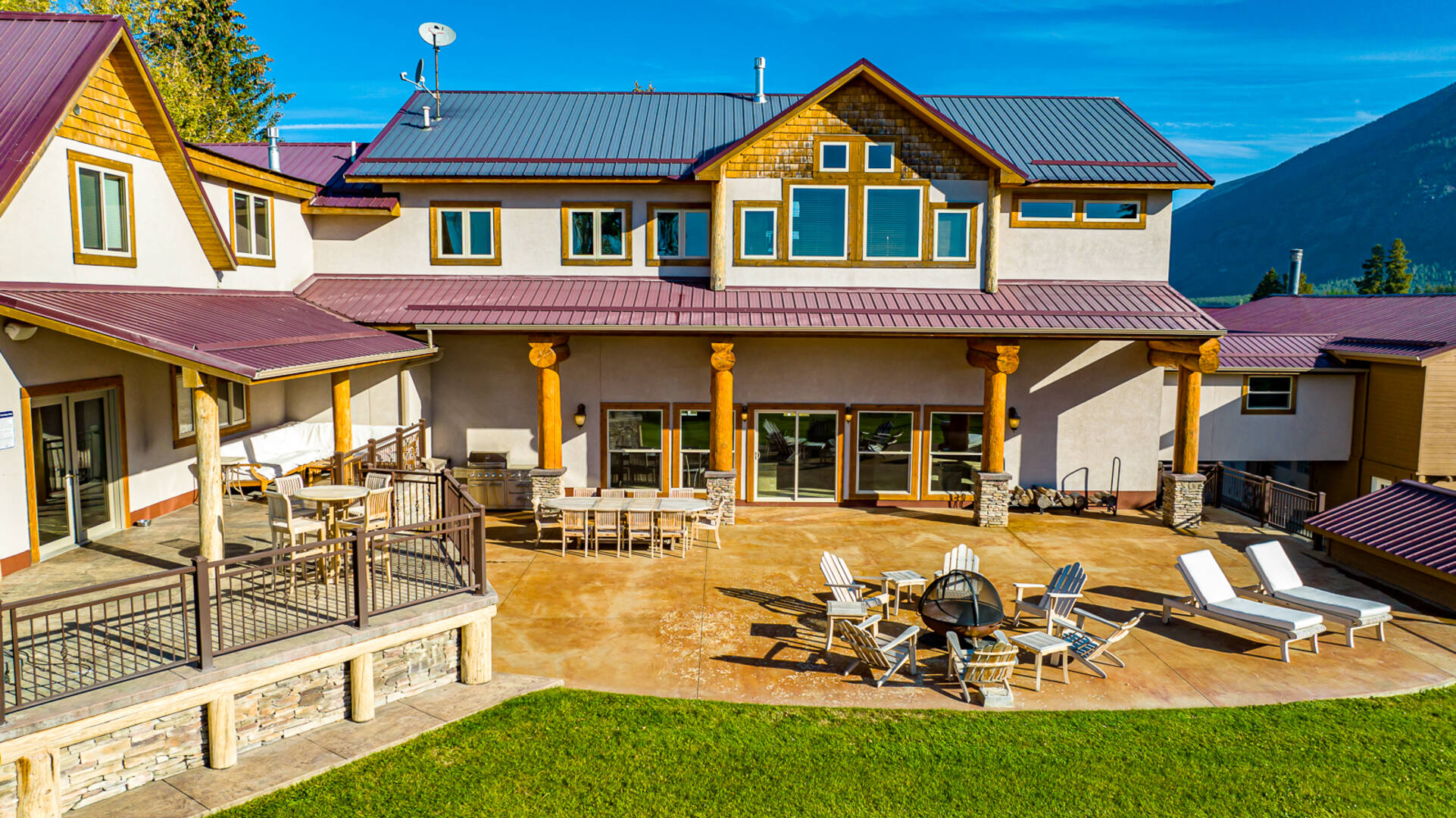 1335 Mooring Rd Columbia Falls, MT 59912