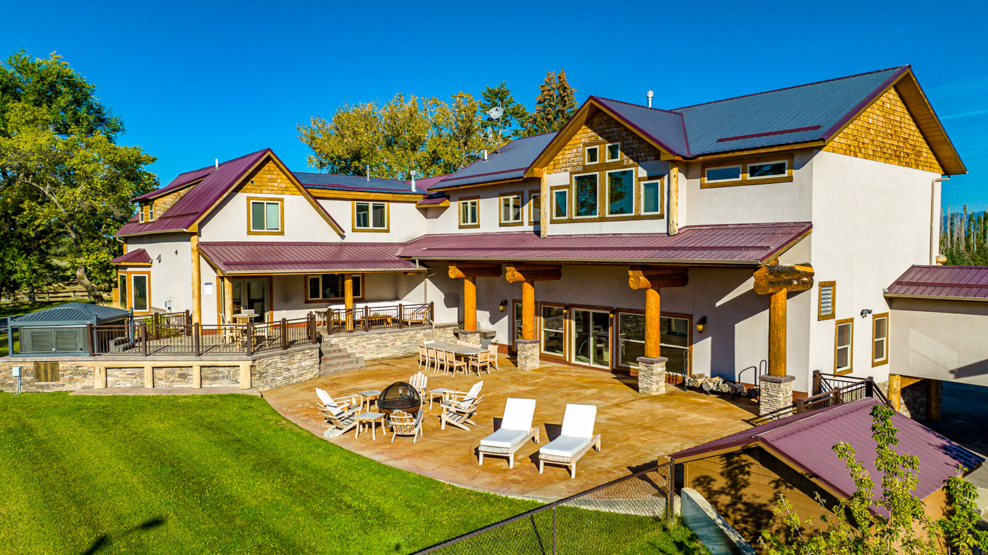 1335 Mooring Rd Columbia Falls, MT 59912