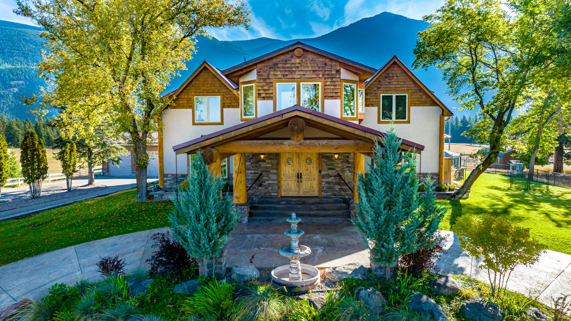 1335 Mooring Rd Columbia Falls, MT 59912