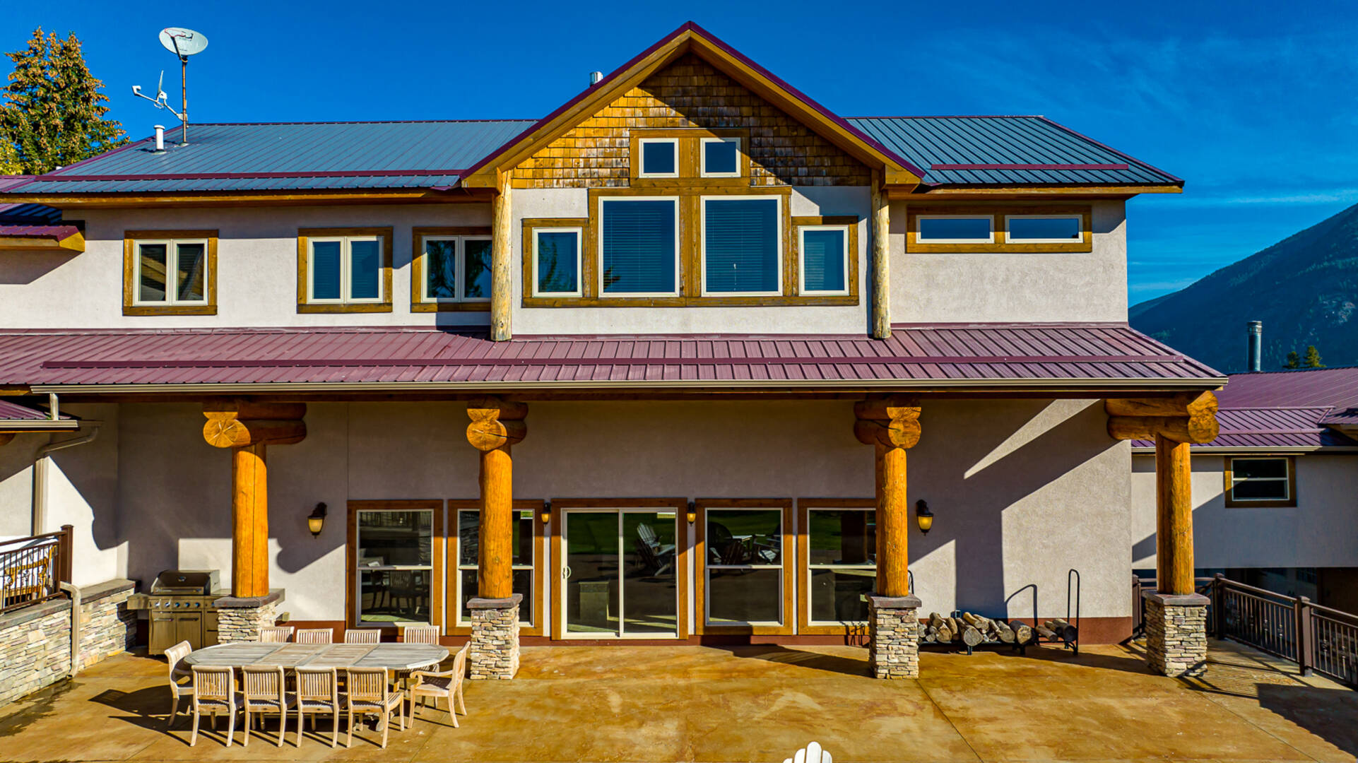 1335 Mooring Rd Columbia Falls, MT 59912