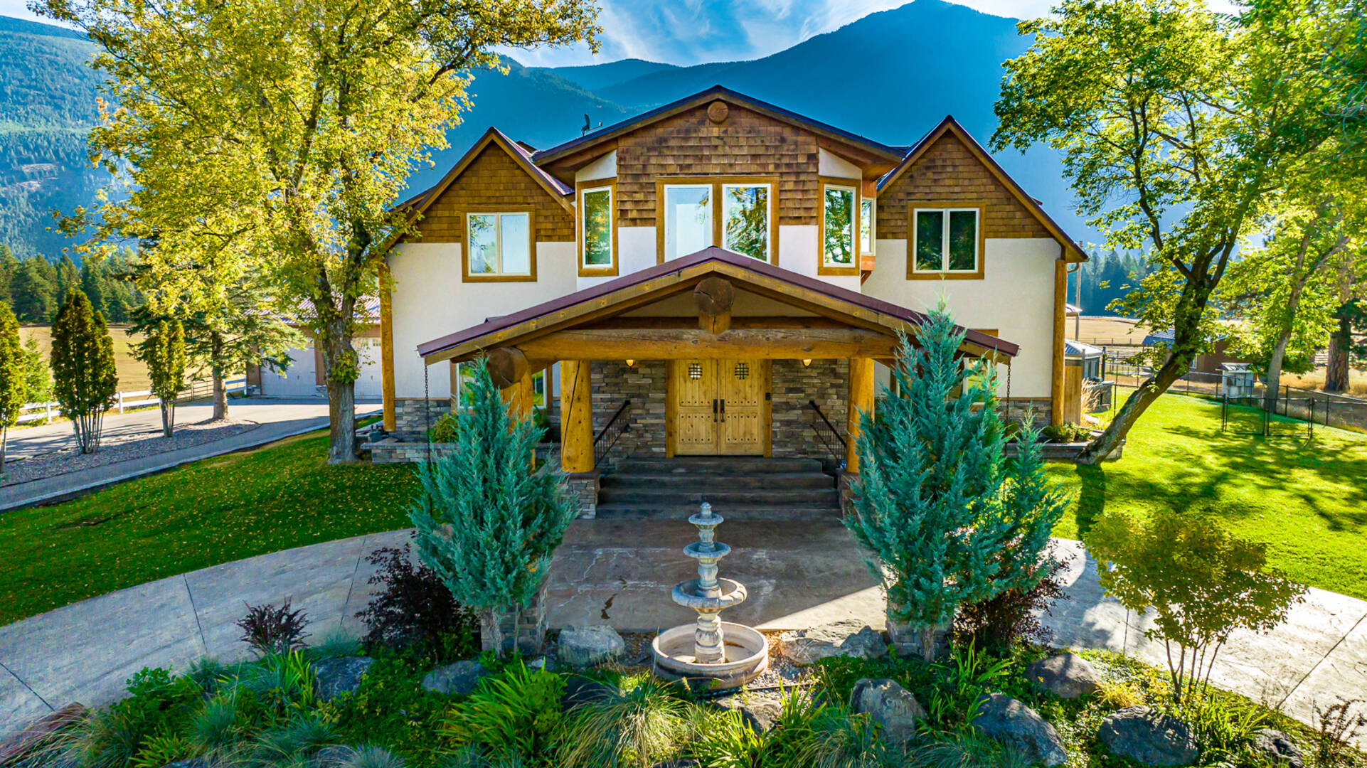 1335 Mooring Rd Columbia Falls, MT 59912