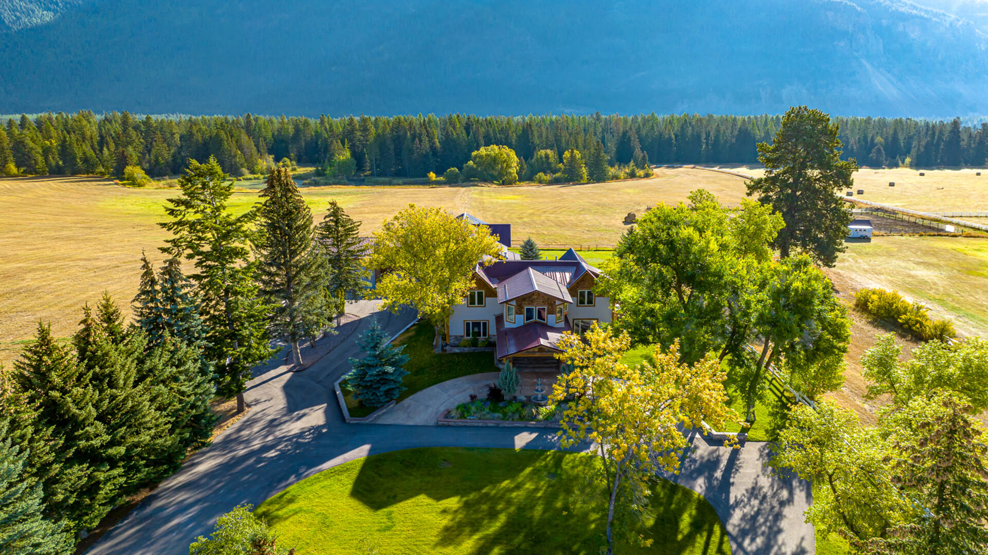 1335 Mooring Rd Columbia Falls, MT 59912
