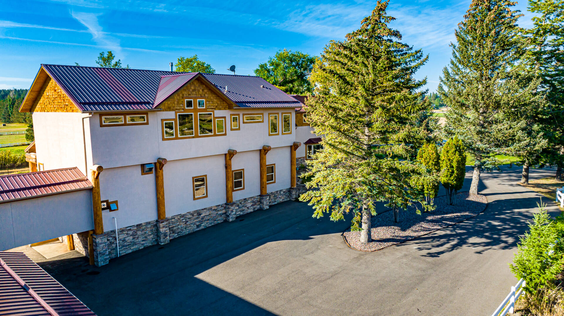 1335 Mooring Rd Columbia Falls, MT 59912