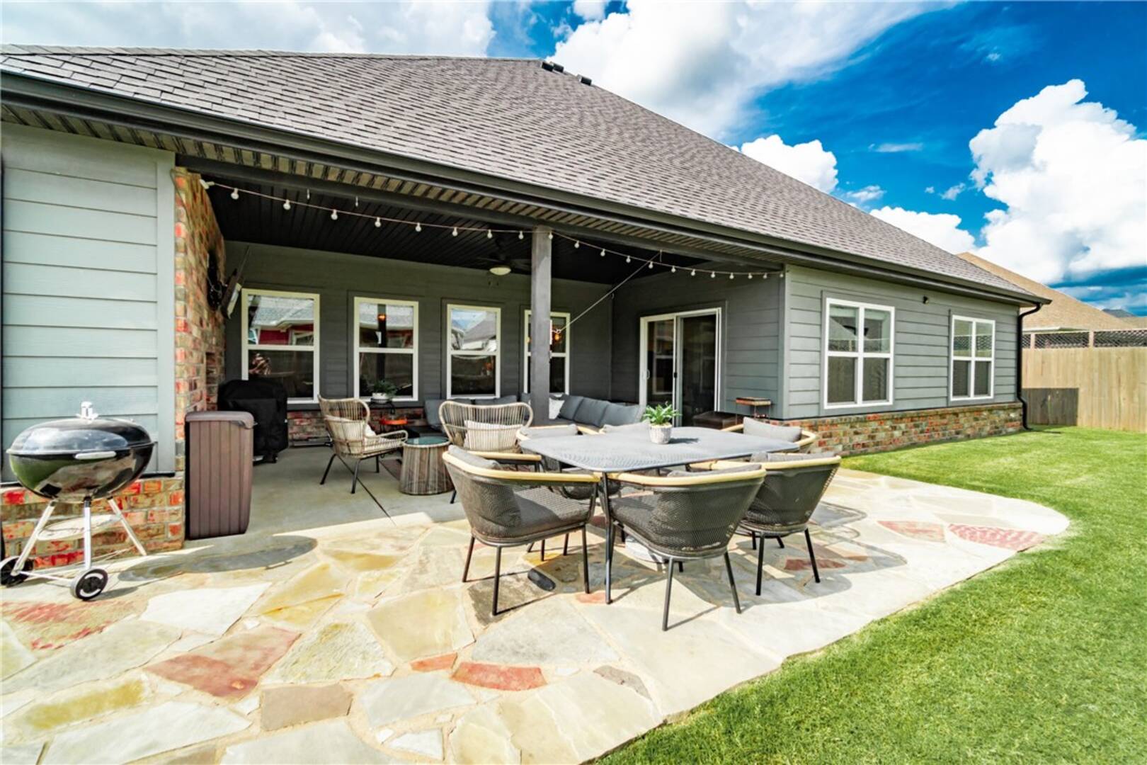 1061 Silver Maple St Centerton, AR 72719