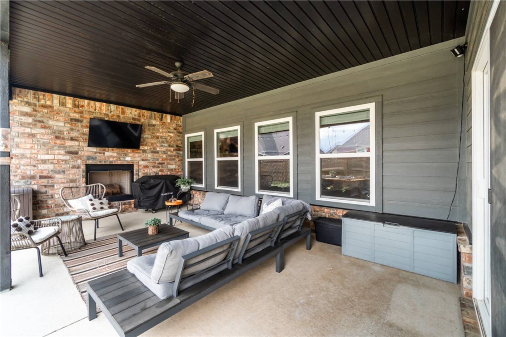 1061 Silver Maple St Centerton, AR 72719