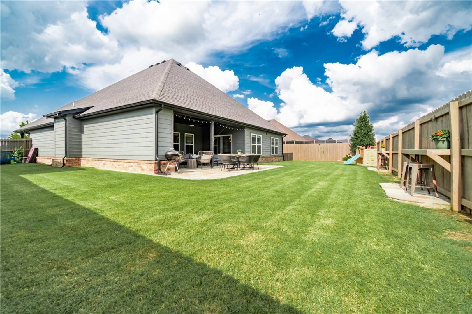 1061 Silver Maple St Centerton, AR 72719