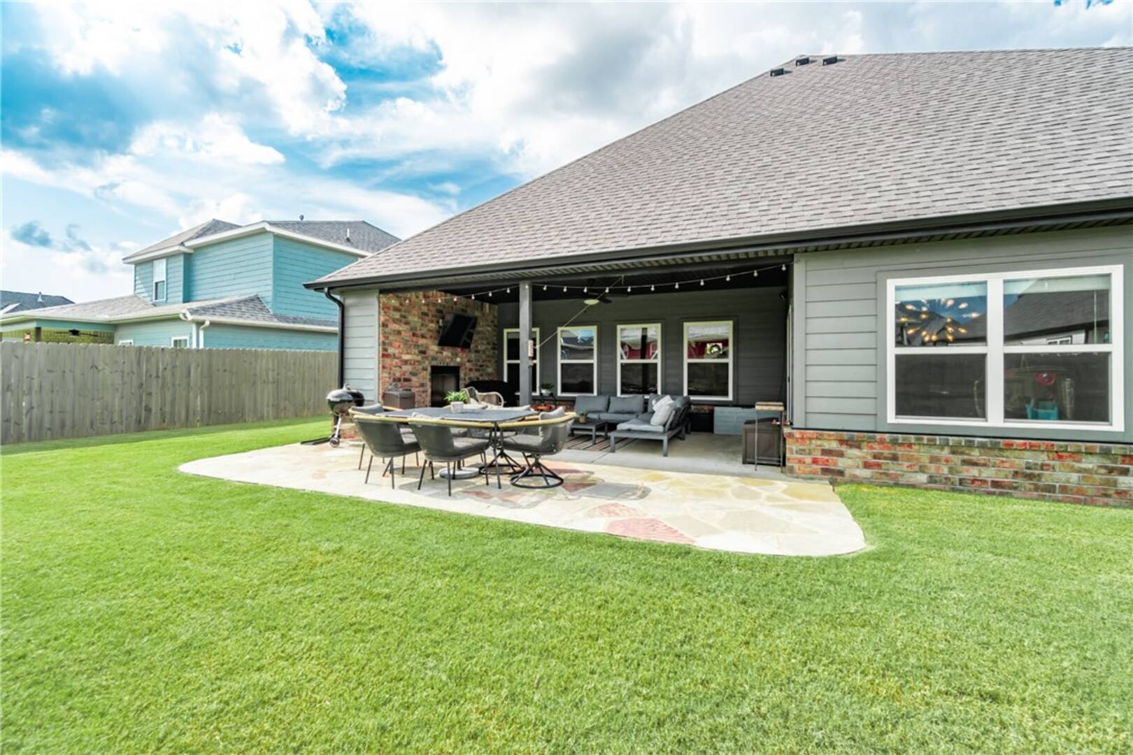 1061 Silver Maple St Centerton, AR 72719