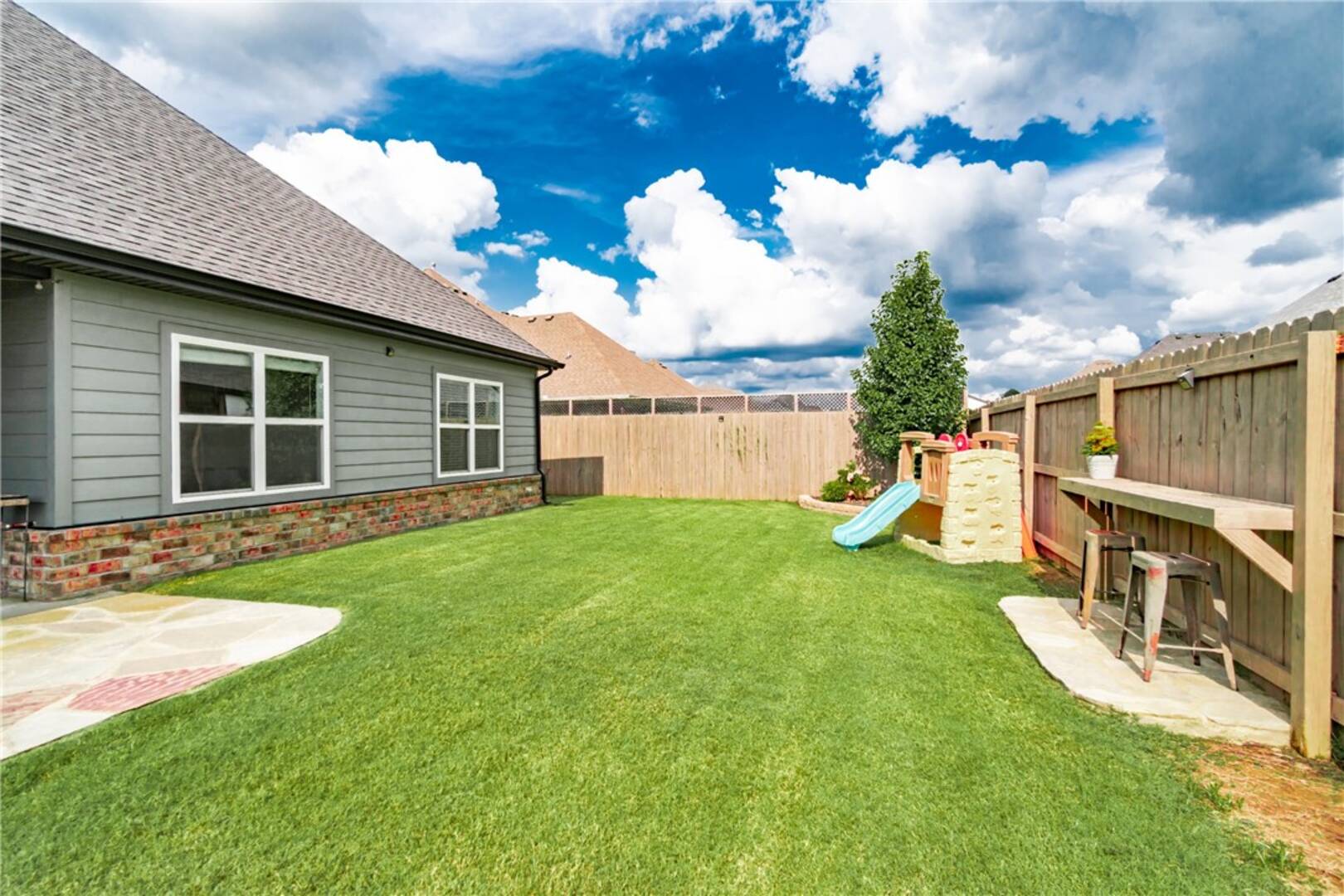 1061 Silver Maple St Centerton, AR 72719