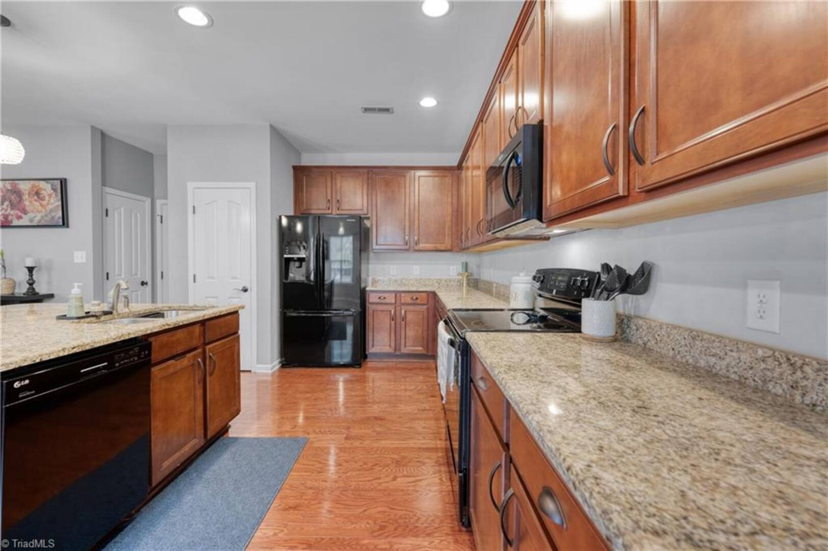 2941 Mirasol Ct Walkertown, NC 27051