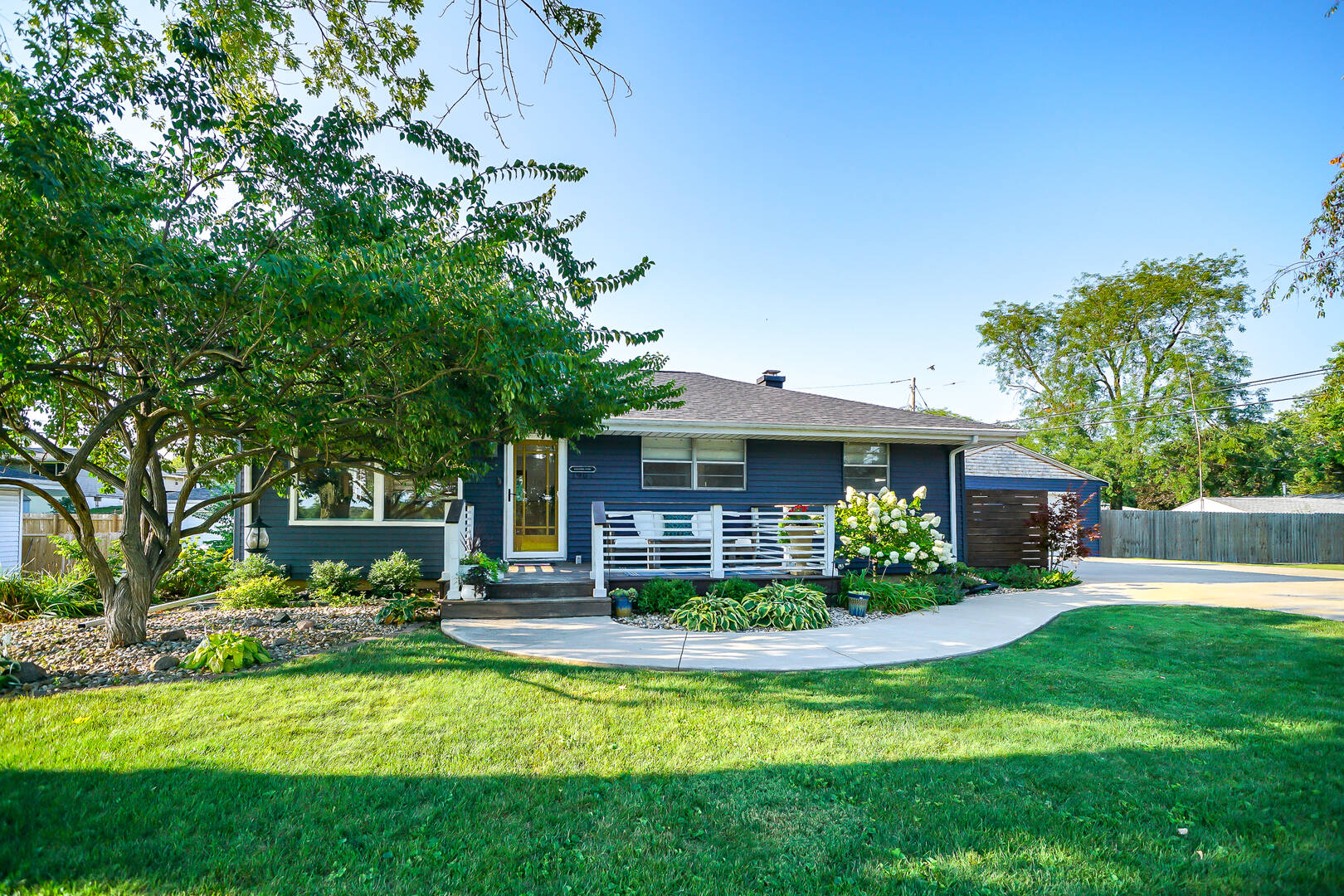 1907 West Cimarron Drive Peoria, Illinois 61614