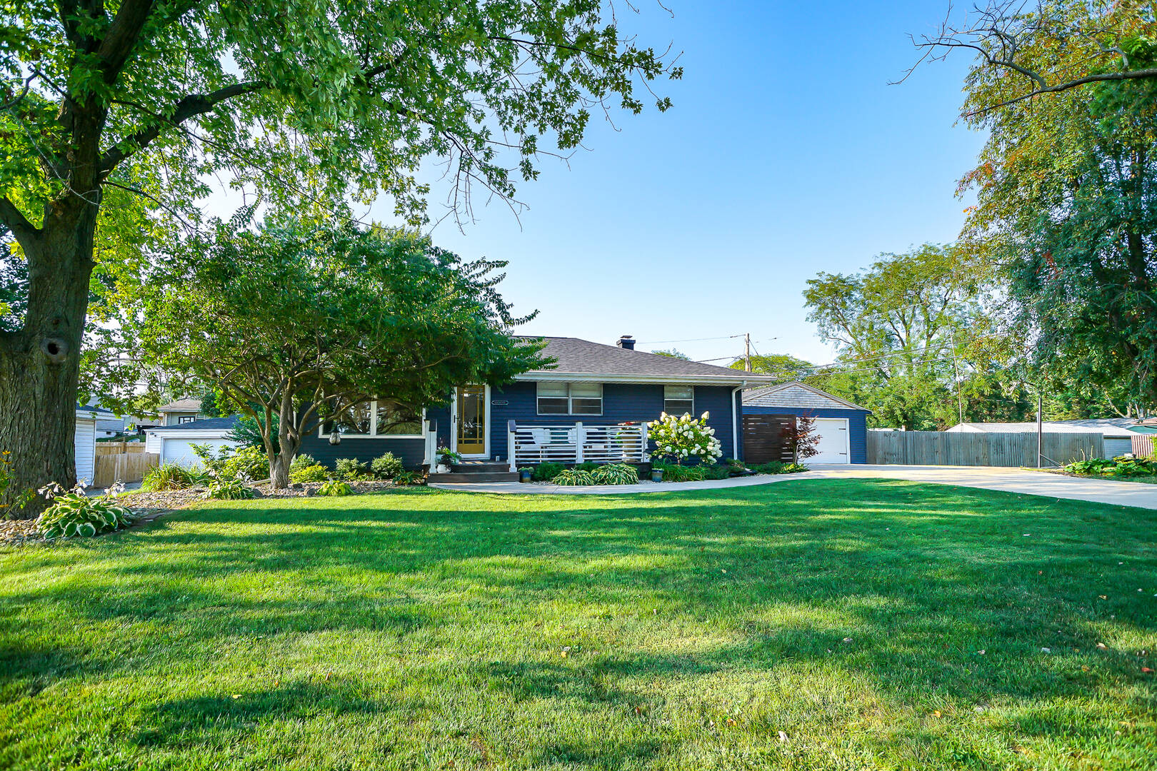 1907 West Cimarron Drive Peoria, Illinois 61614
