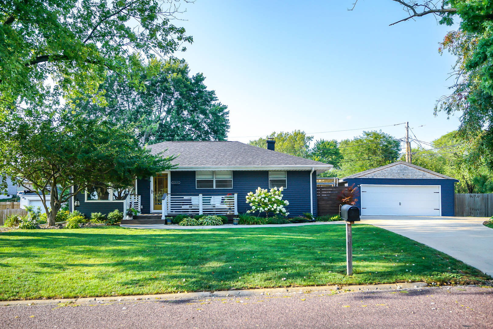 1907 West Cimarron Drive Peoria, Illinois 61614