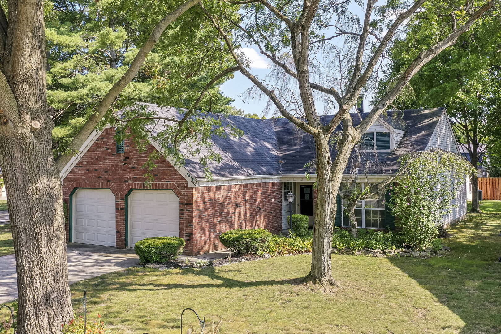 9478 Colony Pointe East Dr. Indianapolis, IN 46250