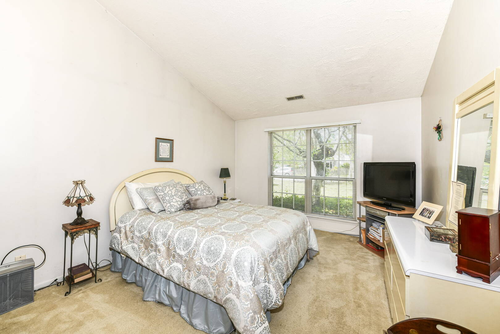 9478 Colony Pointe East Dr. Indianapolis, IN 46250