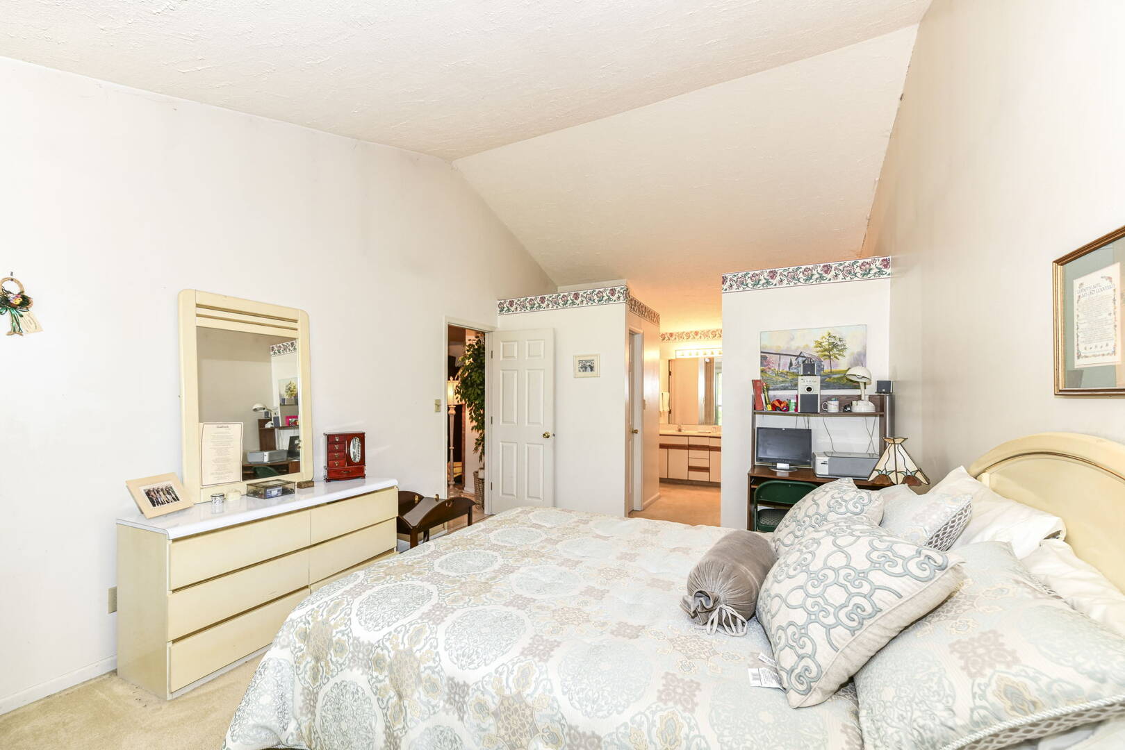 9478 Colony Pointe East Dr. Indianapolis, IN 46250