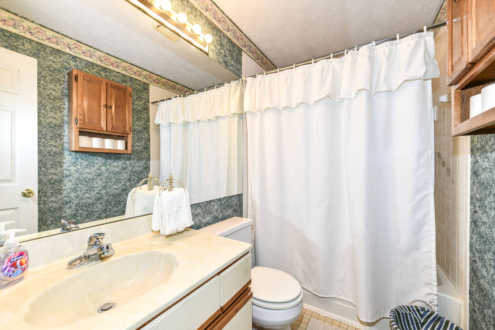 9478 Colony Pointe East Dr. Indianapolis, IN 46250
