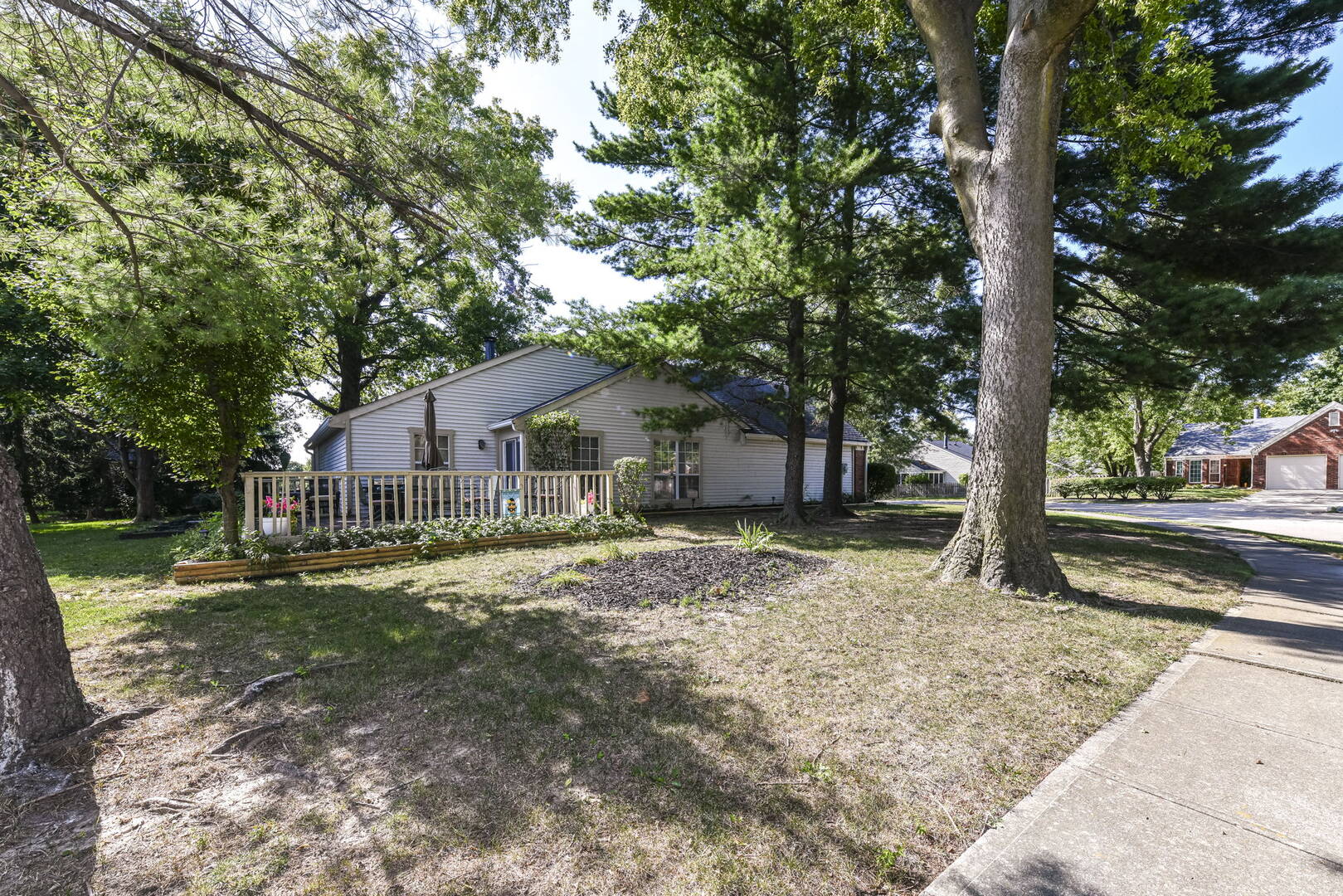 9478 Colony Pointe East Dr. Indianapolis, IN 46250