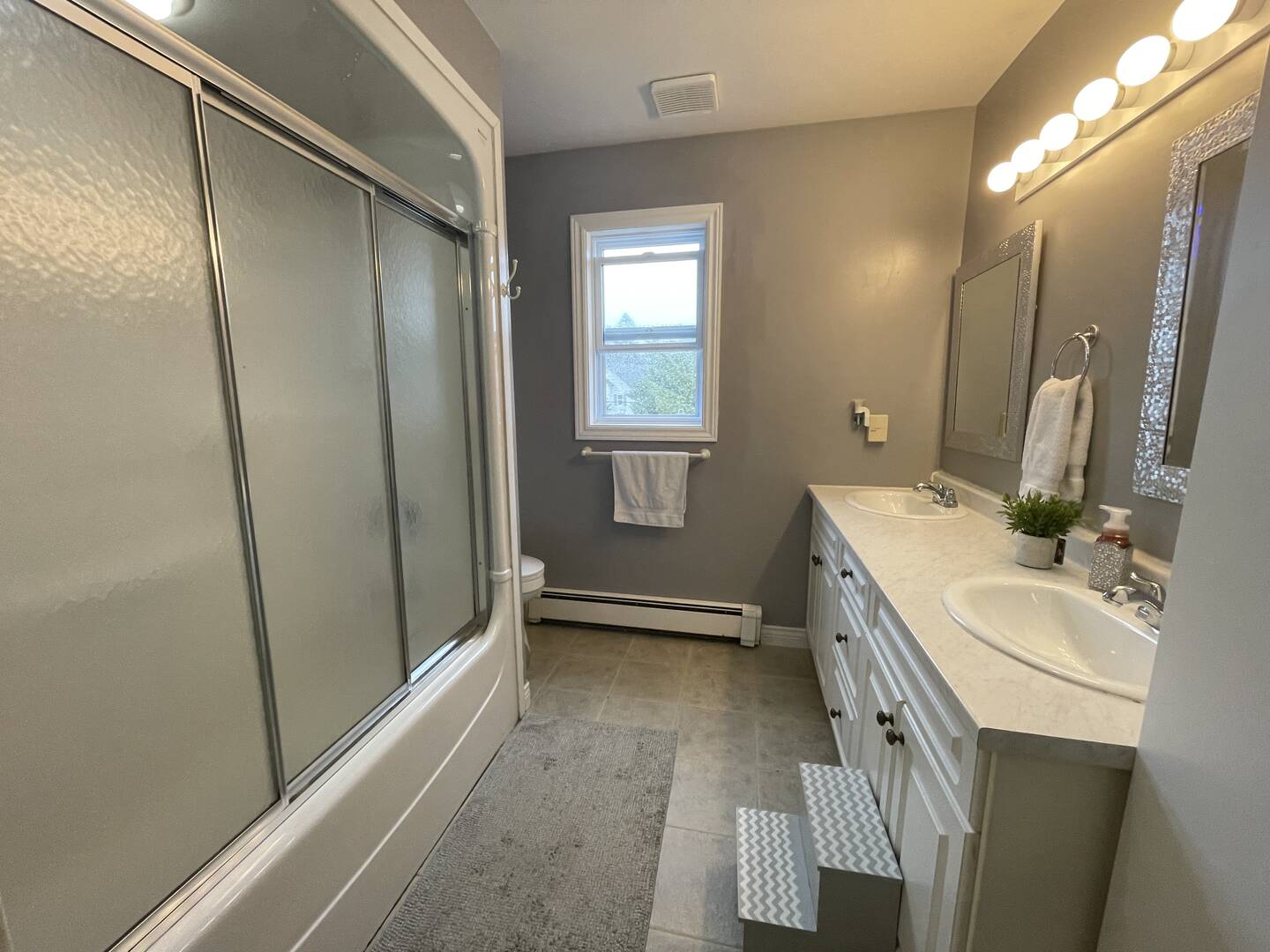 41 Aster Ct Halifax, NS B3S1G5