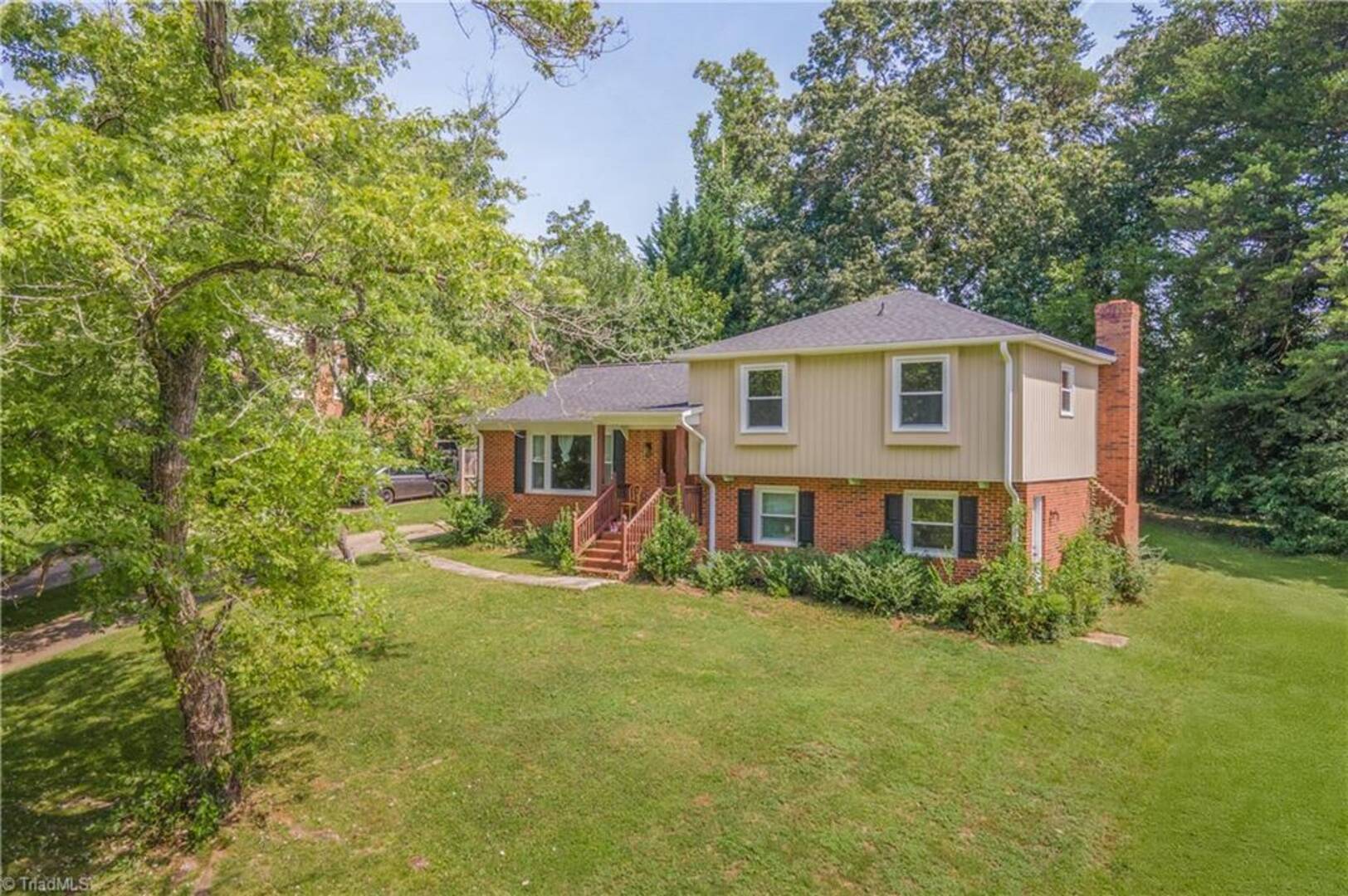 1727 Stoneybrook Dr High Point, NC 27265