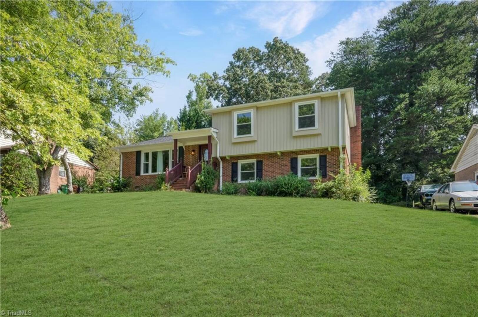 1727 Stoneybrook Dr High Point, NC 27265