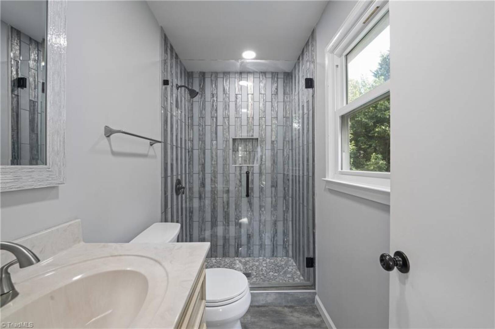 1727 Stoneybrook Dr High Point, NC 27265