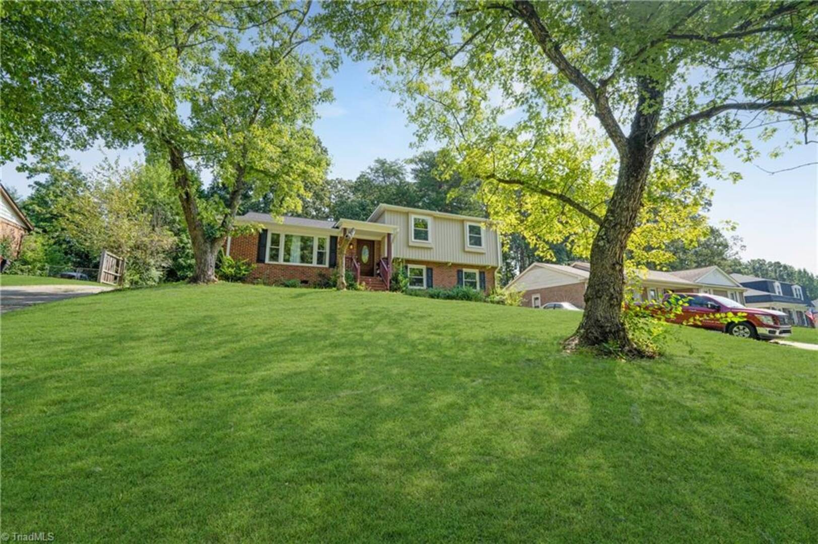 1727 Stoneybrook Dr High Point, NC 27265