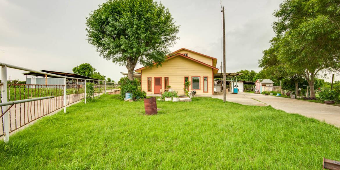 Brivity 10415 Colwell Atascosa, TX 78002